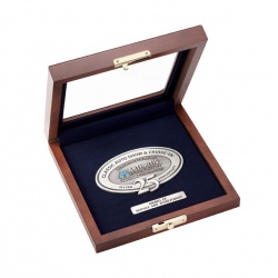 classic-auto-show-wooden-box